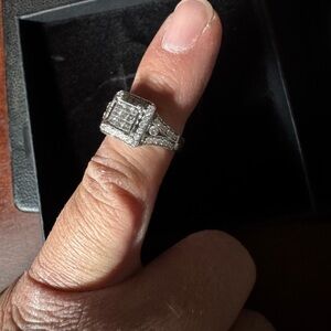 10K White Gold Princess-Style Diamond Cluster Engagement Ring | Size 7